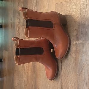 Frye Carmen Chelsea Cognac Boot